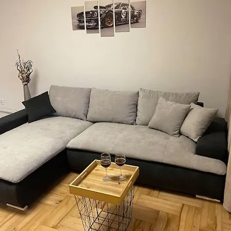 Dom W Nowym Saczu Przy Miasteczku Galicyjskim * Újszandec