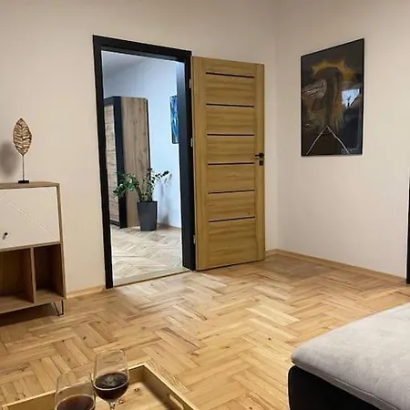 Dom W Nowym Saczu Przy Miasteczku Galicyjskim Apartman